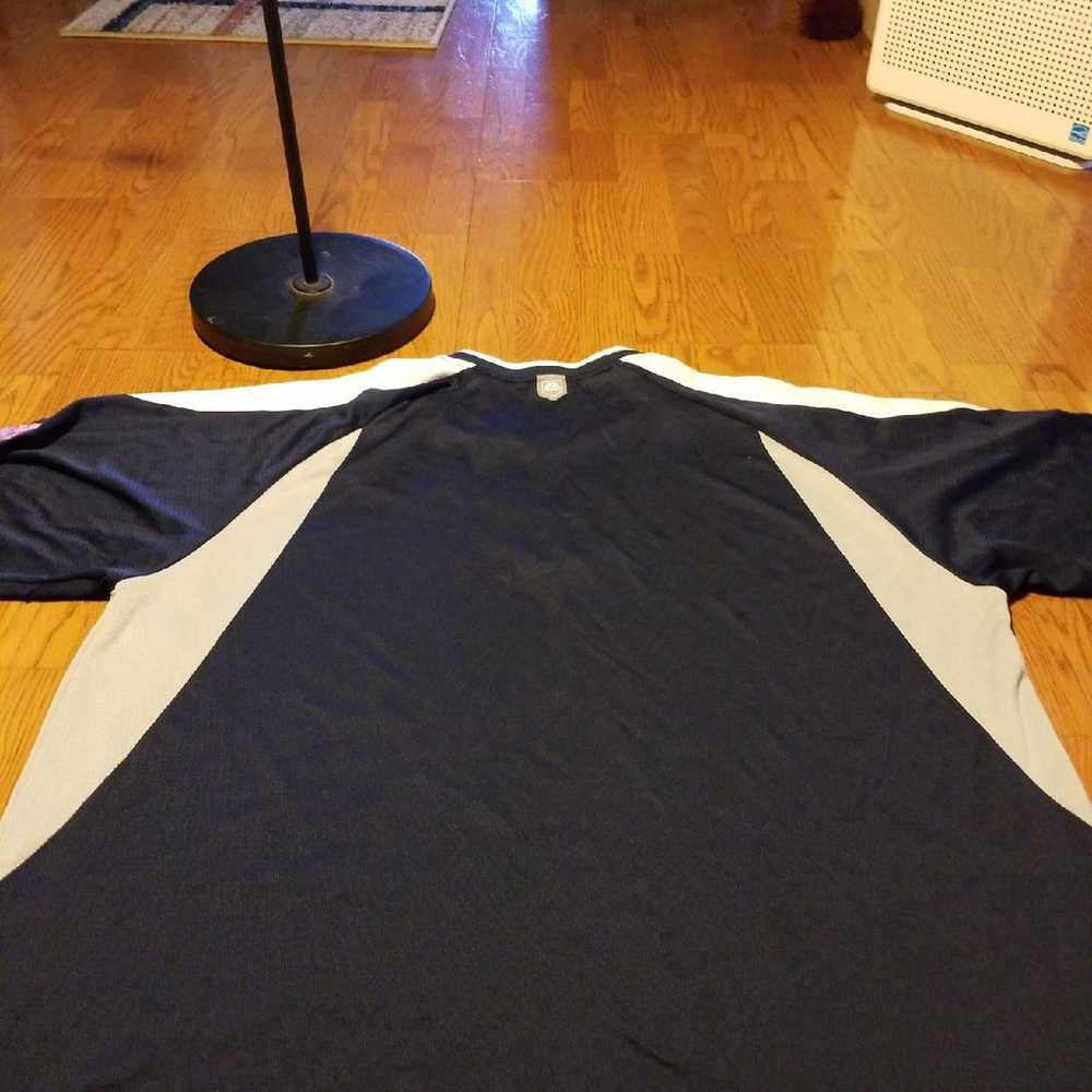 New York Yankees  Shirt for men's Size 2 - image 6
