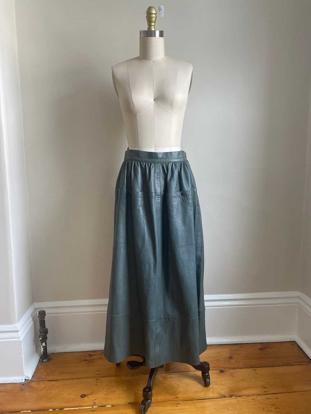 1980’s | Escada | Green Leather Skirt - image 5