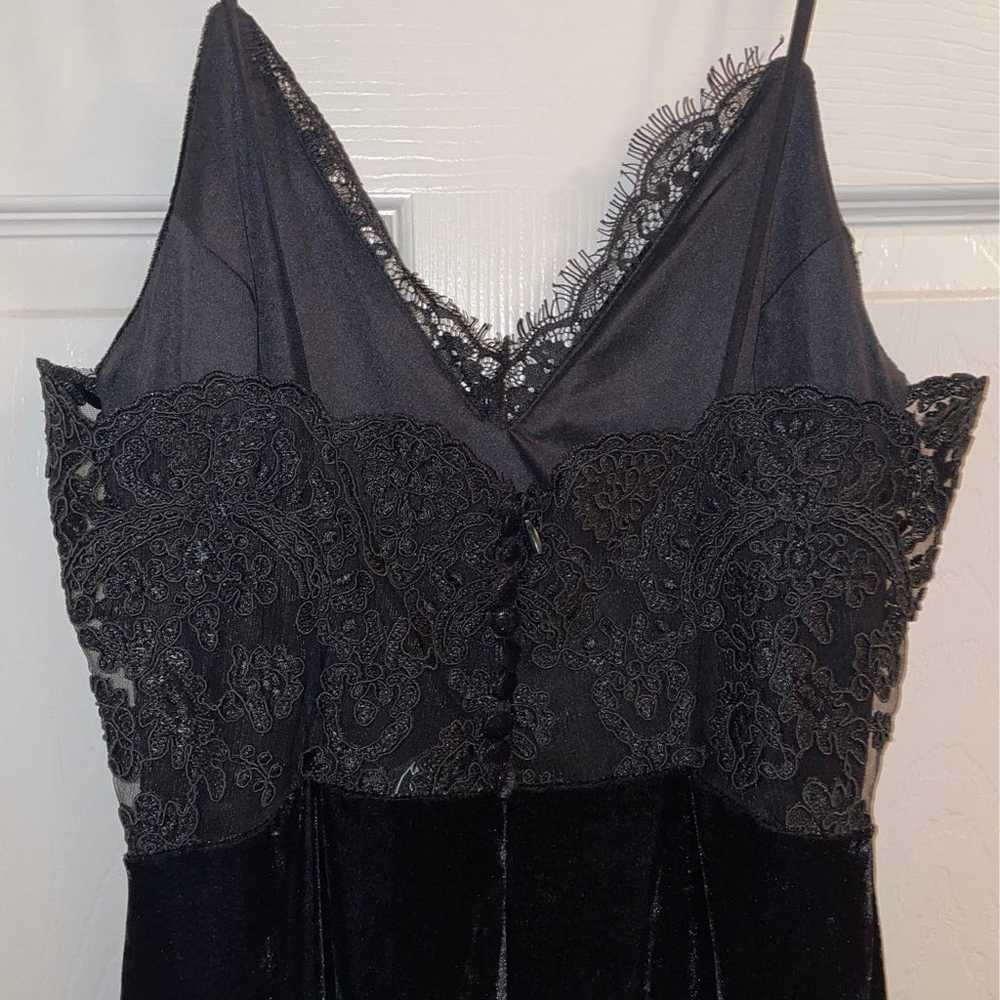 Black velvet dress - image 4