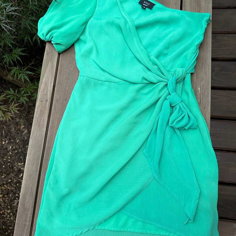 Vici one-shoulder green dress - image 4