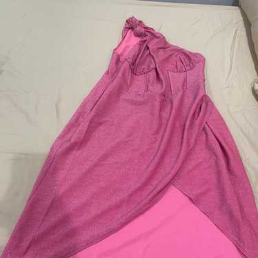 ASOS DESIGN Curve Pink Glitter One shoulder corse… - image 1