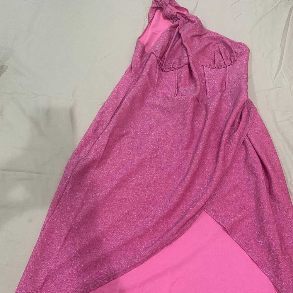 ASOS DESIGN Curve Pink Glitter One shoulder corse… - image 4