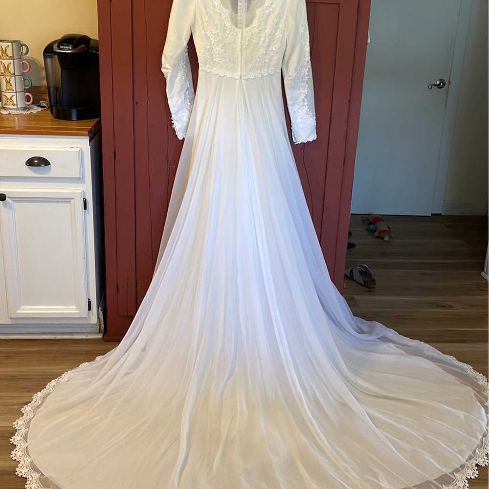 Wedding dress - image 3
