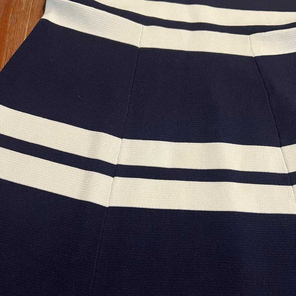Eliza J Short Sleeve Striped Scoop Neck Fit & Fla… - image 4