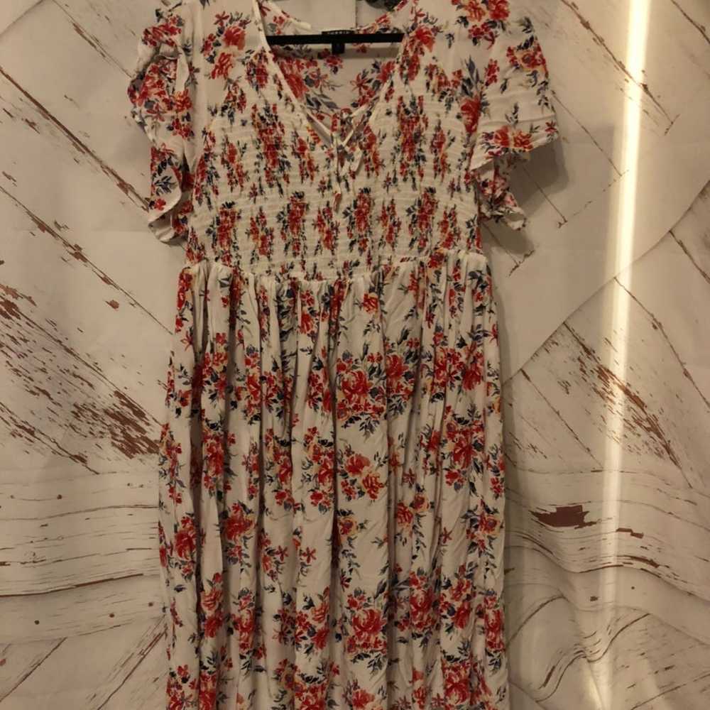 Dress torrid white red flowers size 2 - image 1