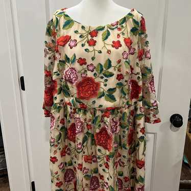 Floral embroidery plus size dress