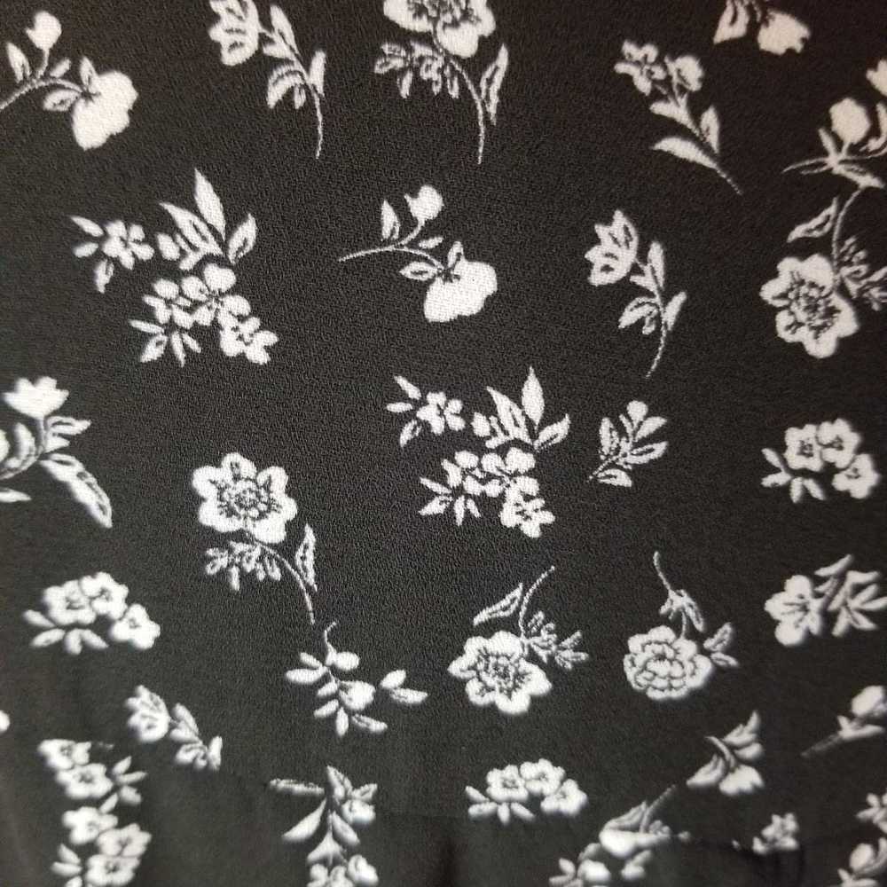 Beautiful Black & white printed CeCe Dress - image 8