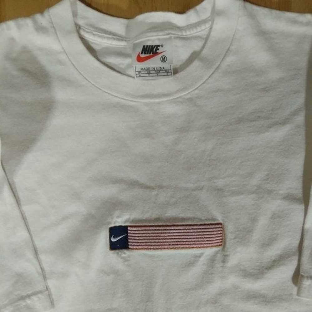 Vintage Nike USA Embroidered Flag Logo T-Shirt - image 1