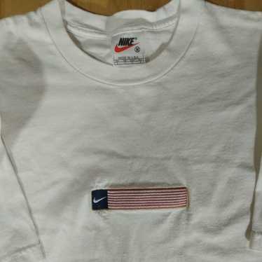 Vintage Nike USA Embroidered Flag Logo T-Shirt - image 1