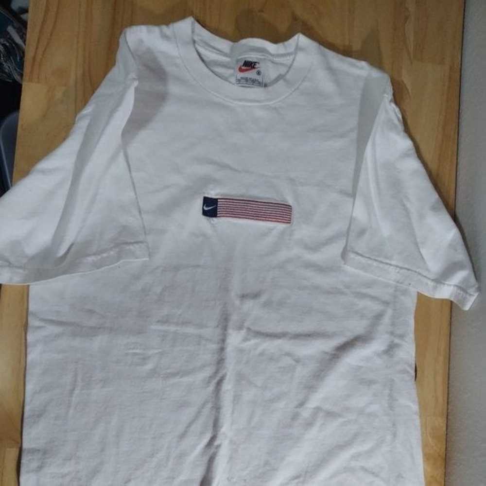 Vintage Nike USA Embroidered Flag Logo T-Shirt - image 2