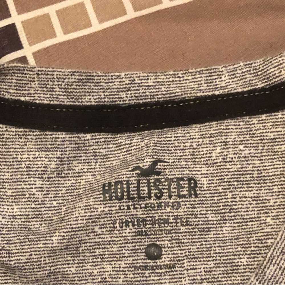 hollister - image 2