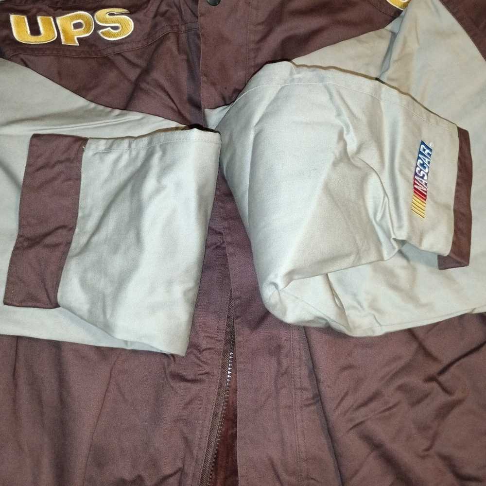 Ups Nascar jacket and sweat shirt - image 4
