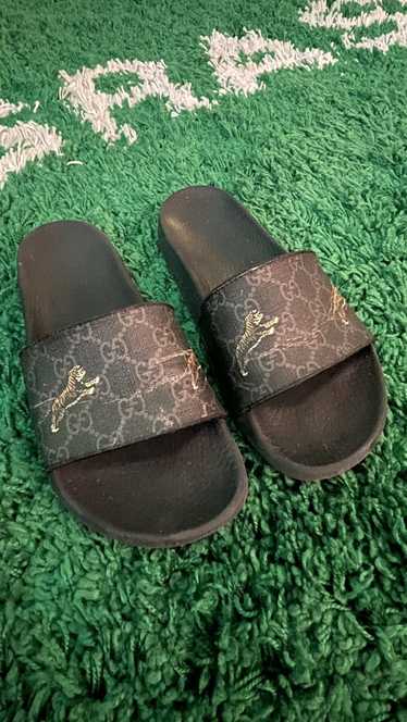 Gucci Tiger supreme monogram sandal slide gg