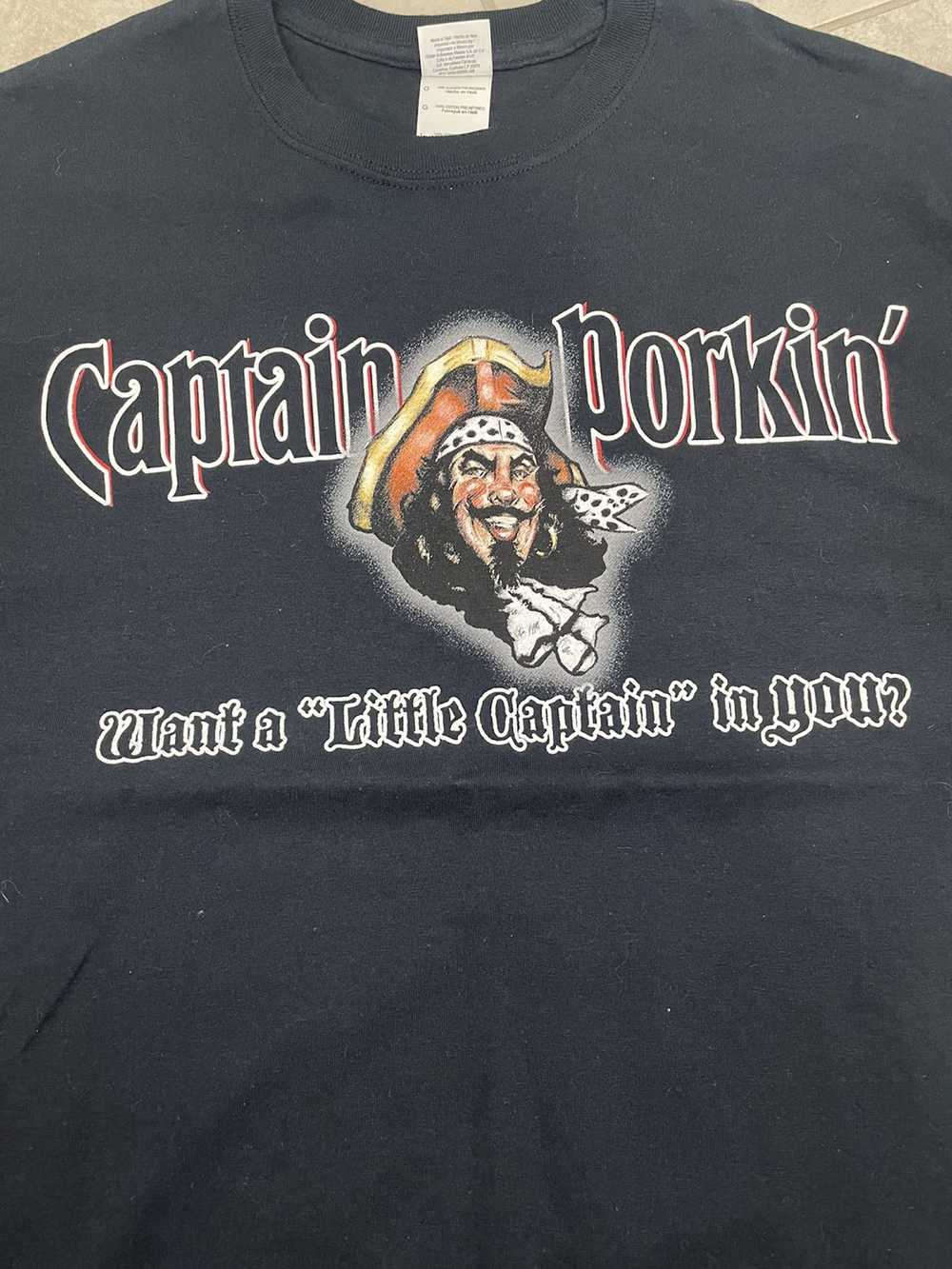 Gildan × Streetwear × Vintage 00s’ Captain Porkin… - image 3