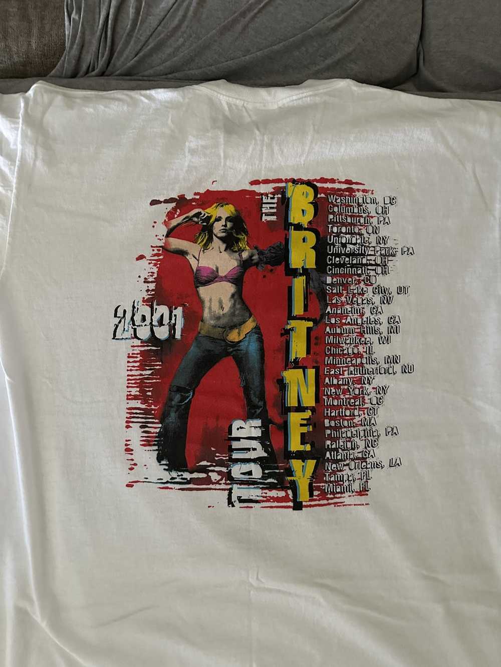 Vintage Vintage 2001 Britney Spears Tour T-Shirt - image 2