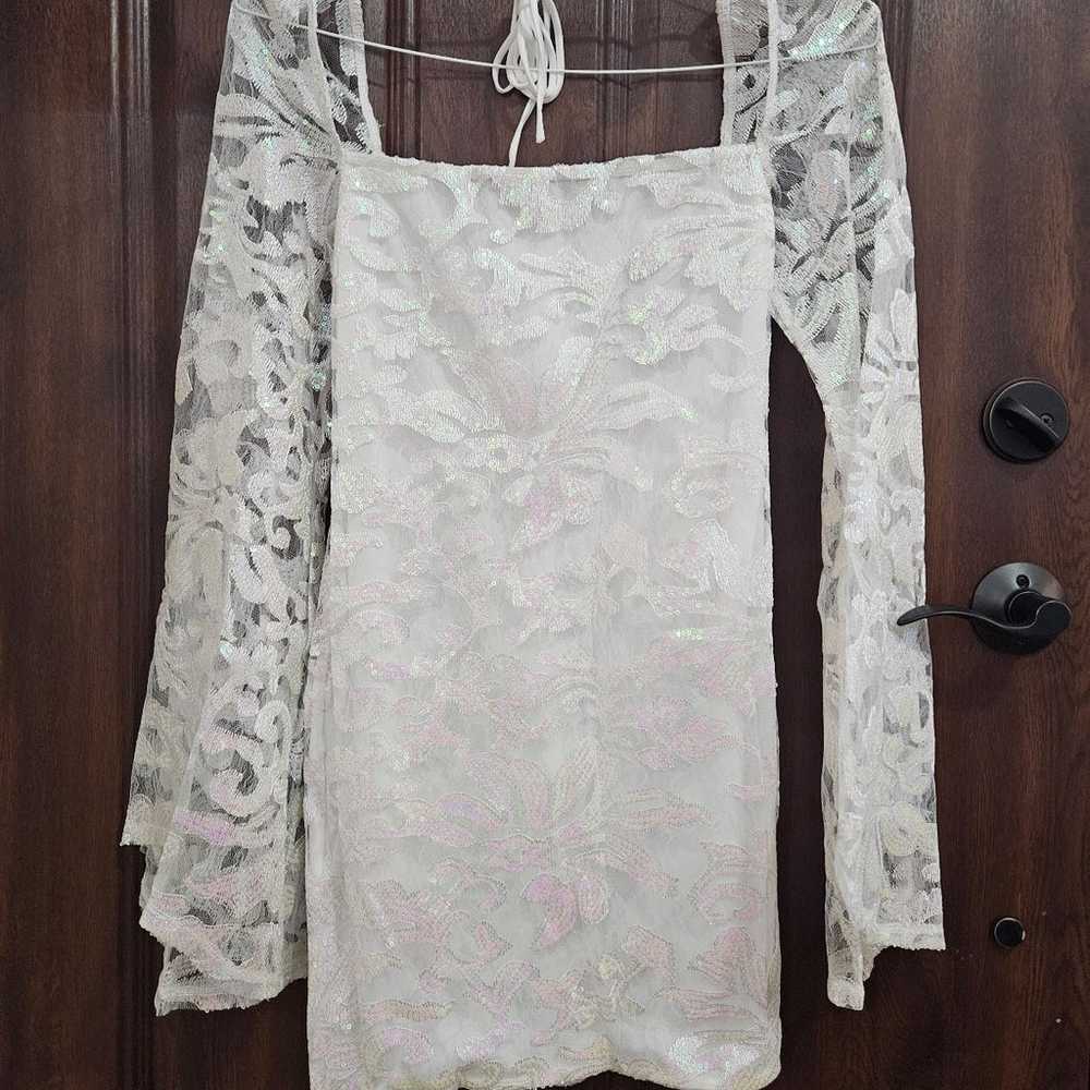 NWOT Lucy in the Sky dress - medium in WHITE - image 6