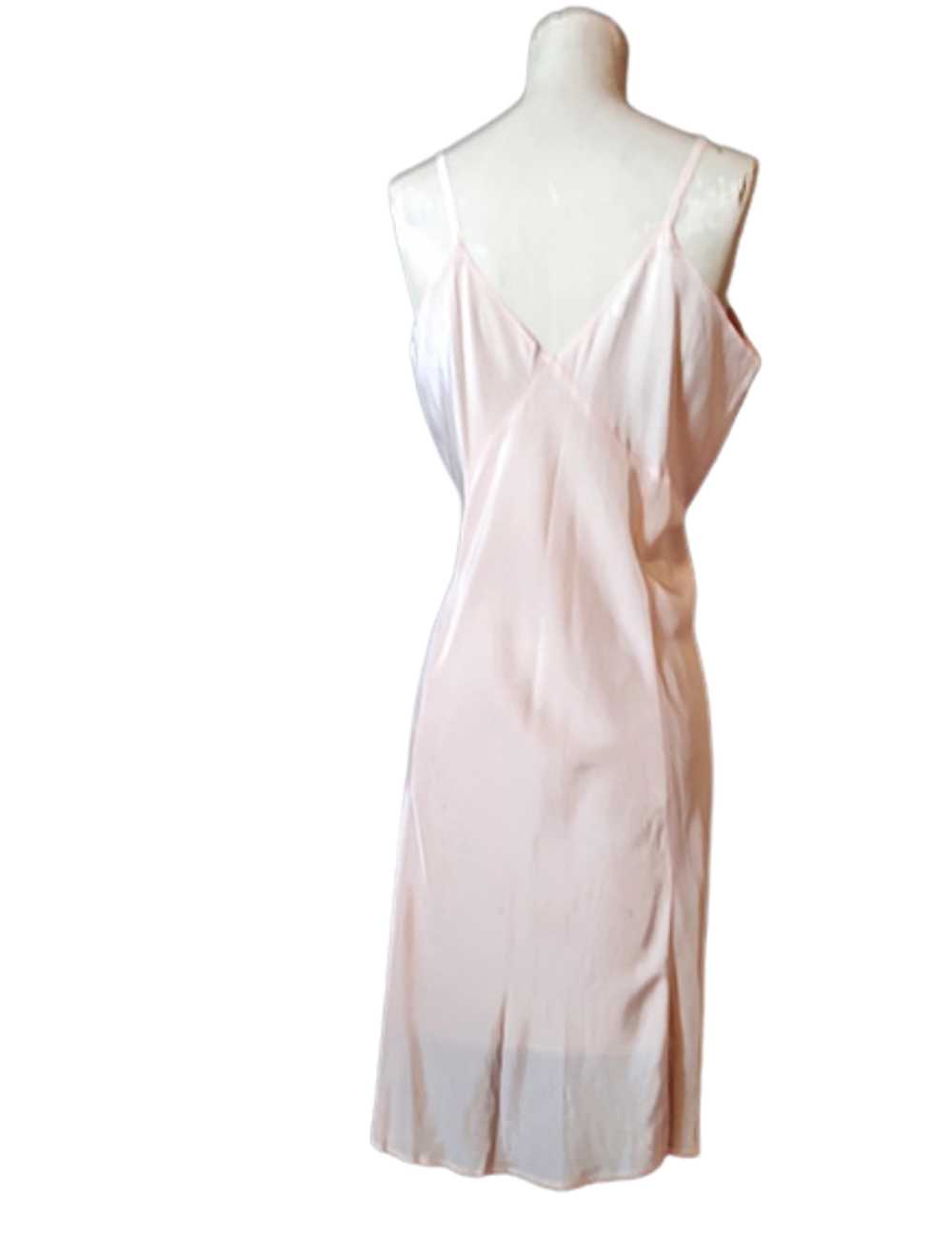 Pale Pink 1940s Vintage Larger Size Rayon Blend F… - image 3