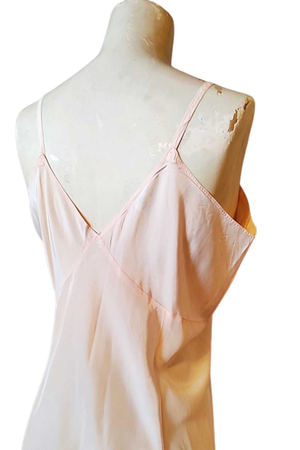 Pale Pink 1940s Vintage Larger Size Rayon Blend F… - image 5