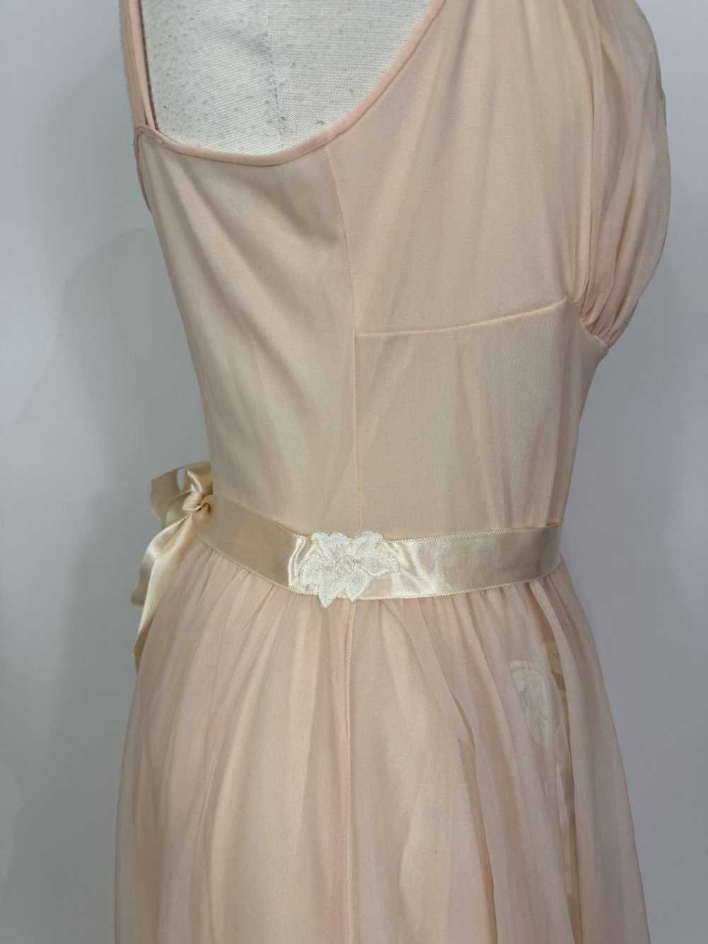 1950s Vanity Fair Peach Pink Chiffon and Lace Sli… - image 6
