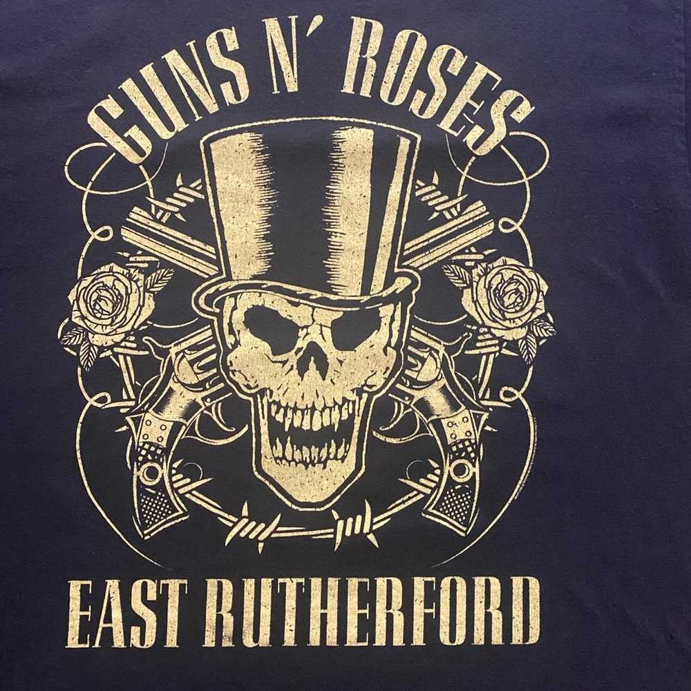Guns n Roses  2016 NITLT t shirt large - image 2