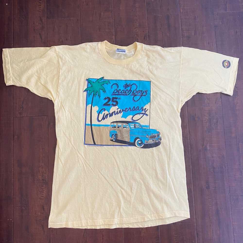 Vintage 25 anniversary Beach Boys t-shirt - image 1
