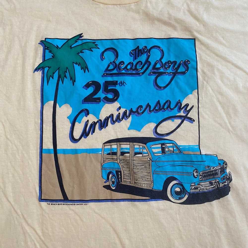 Vintage 25 anniversary Beach Boys t-shirt - image 2