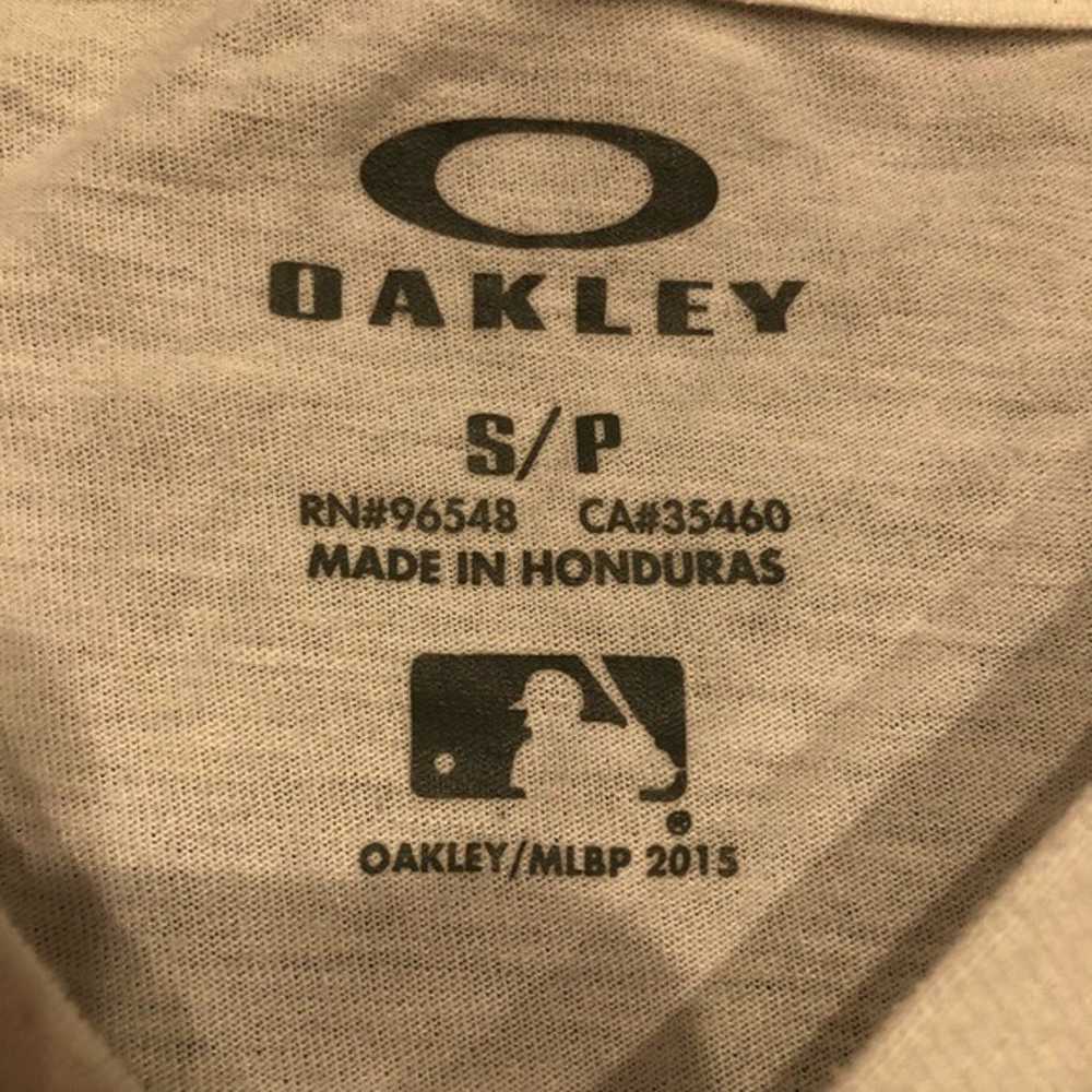 Mens New York Yankees Oakley shirt, size small - image 3