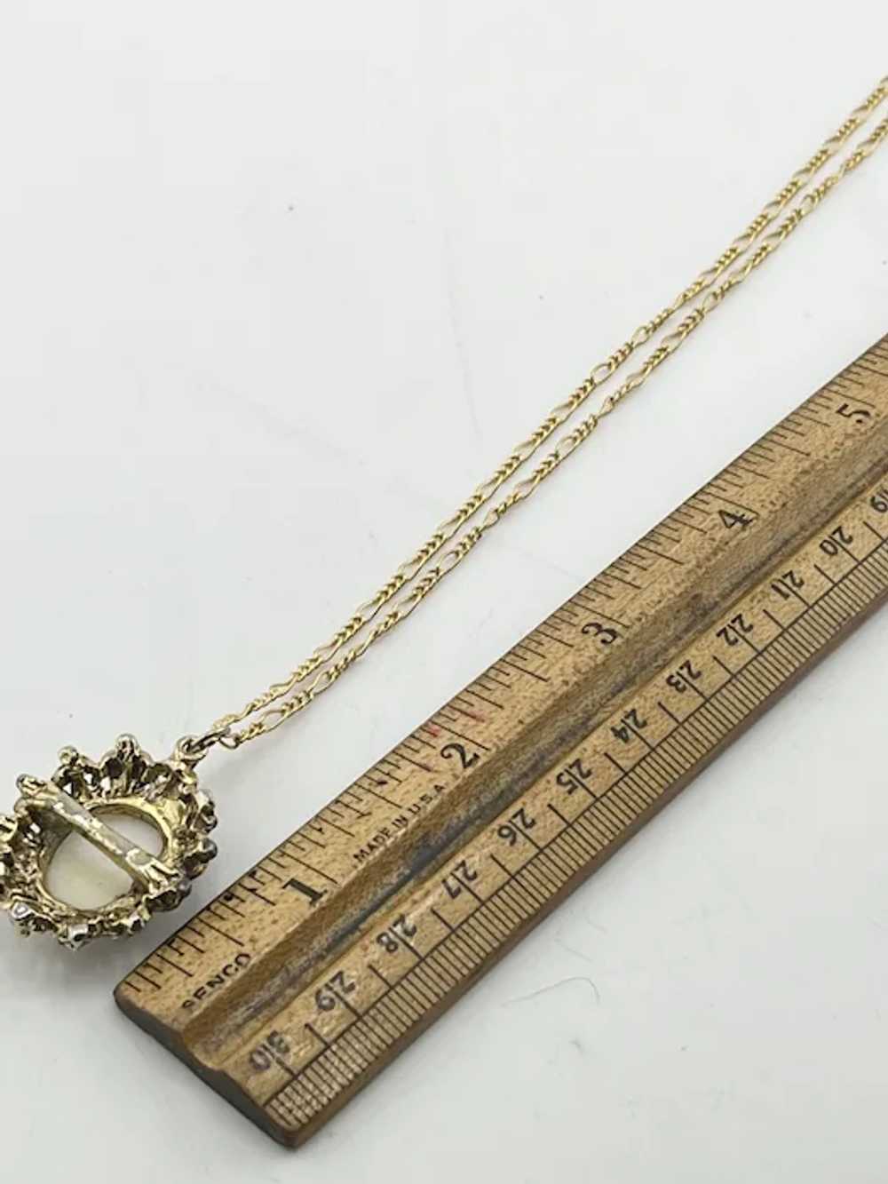 Vintage white milk glass pendant necklace - image 5