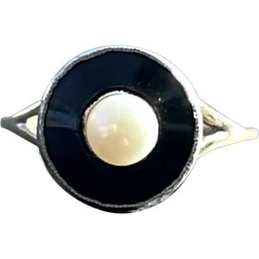 Art Deco 14k & Platinum Onyx & Pearl ring - image 1