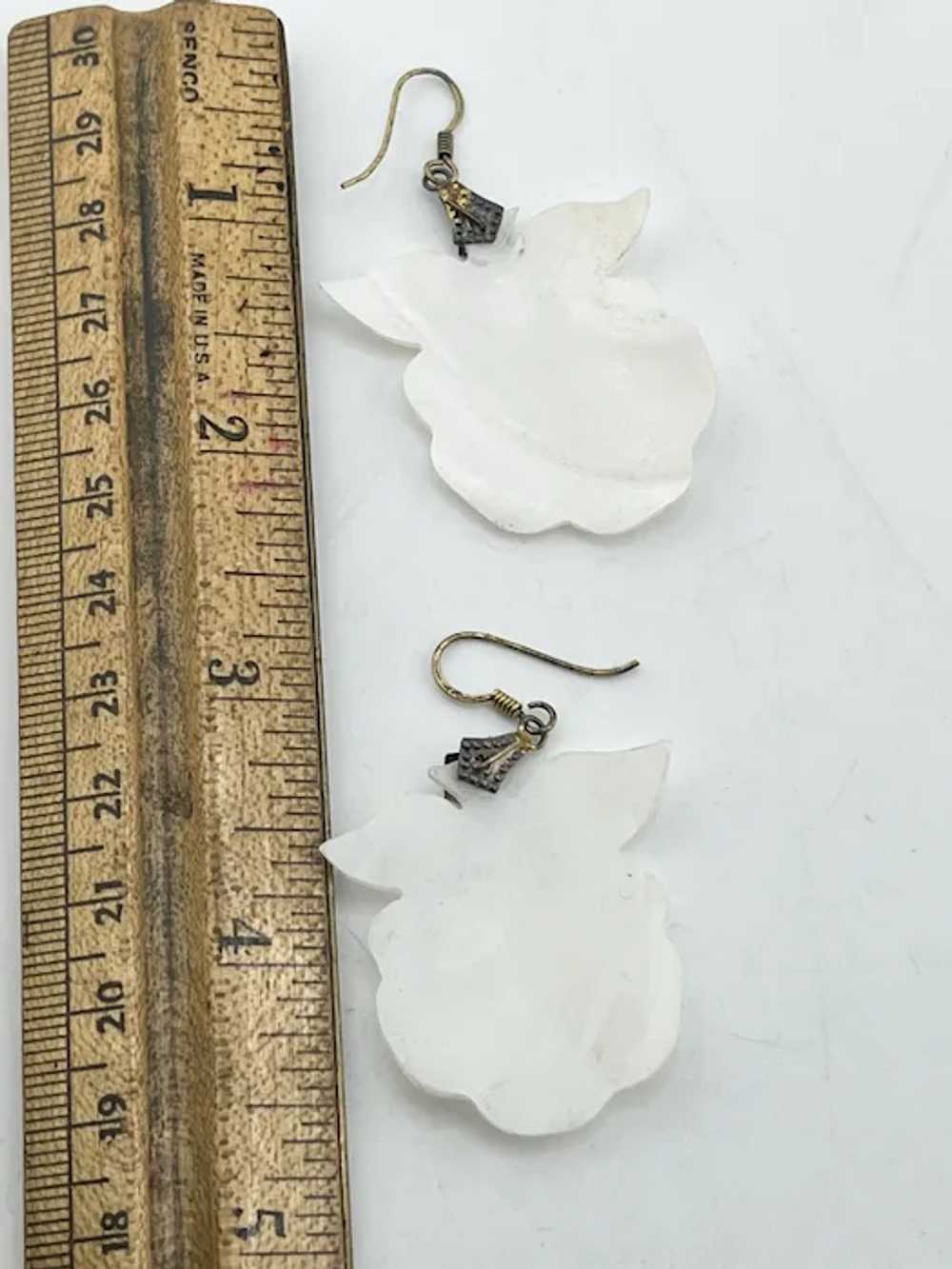 Vintage carved shell flower earrings - image 4