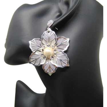 Modern Stainless Steel Filigree Flower Earrings on