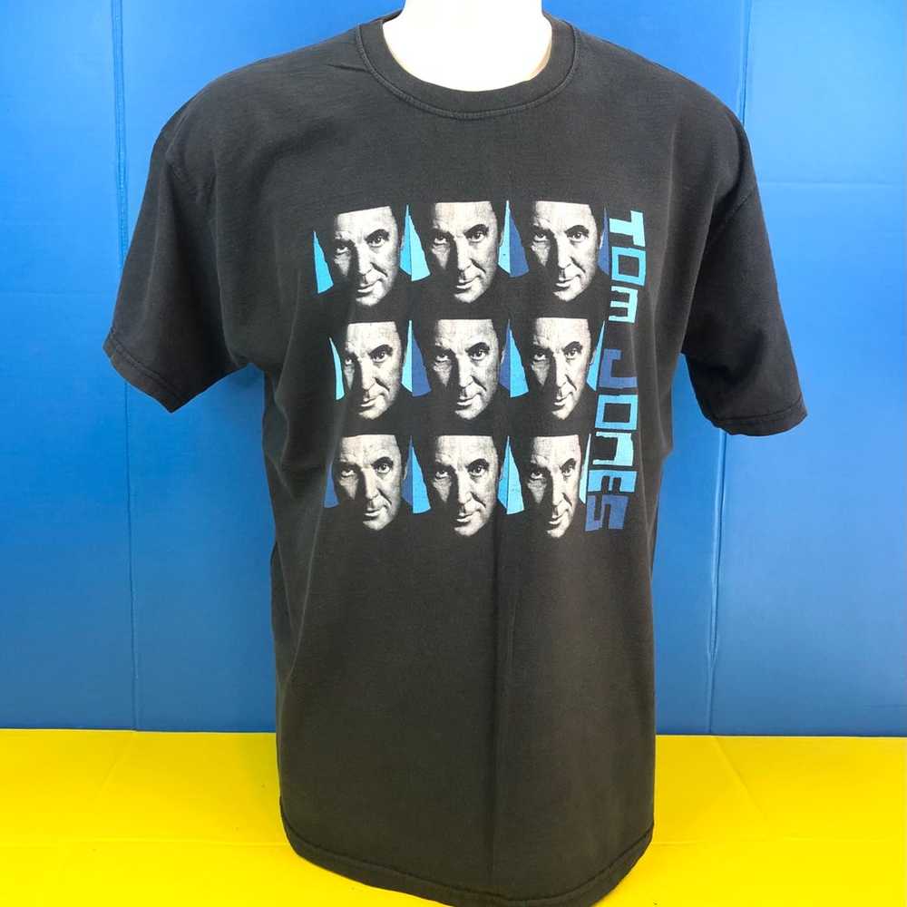 Vintage 2004 Tom Jones Tour Concert T Shirt Size … - image 1