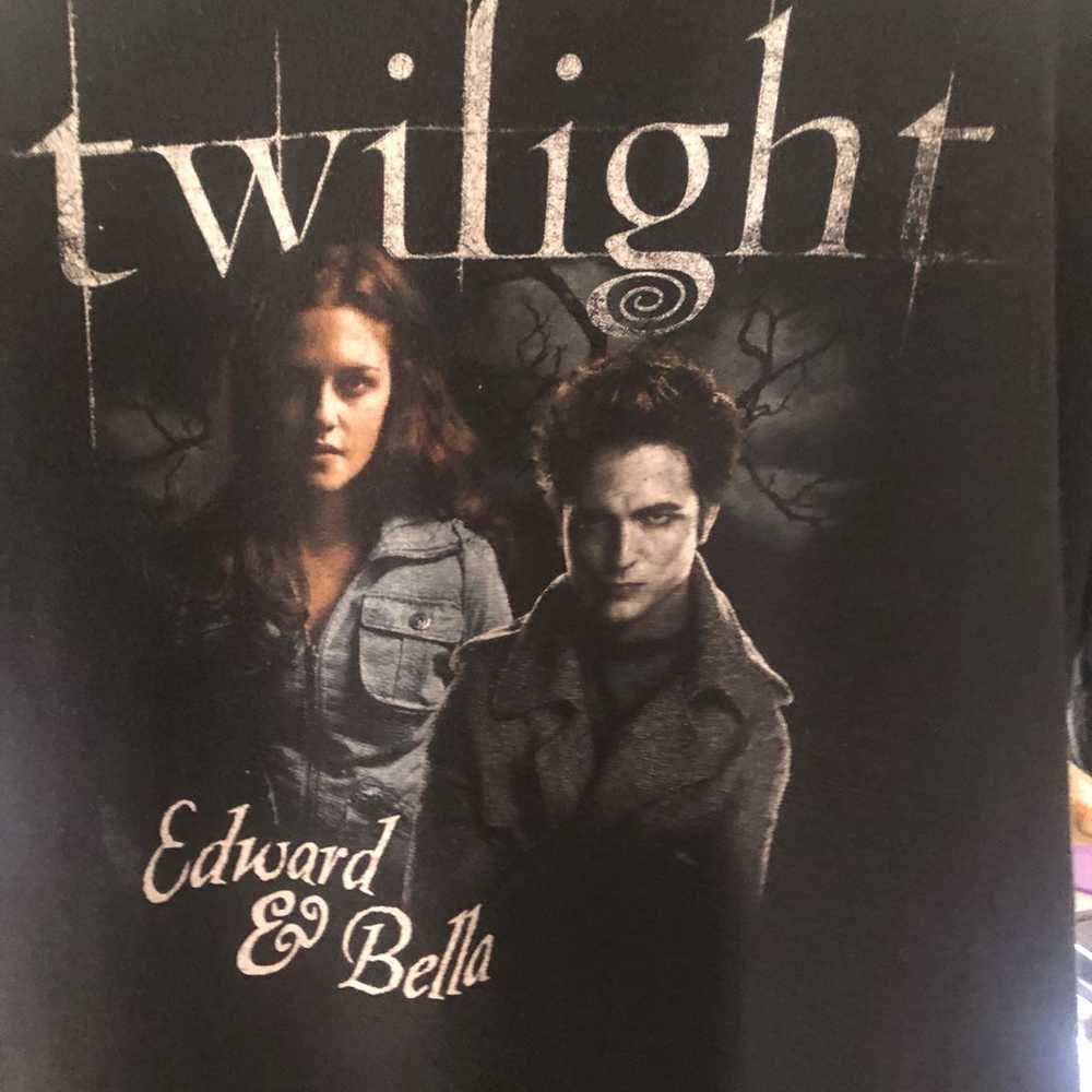 Vtg Anvil twilight Bella and Edward tshirt black!… - image 3