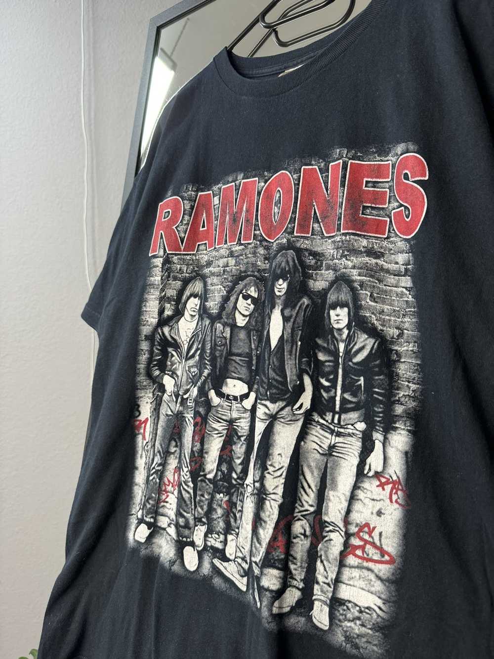 Band Tees × Rock T Shirt × Vintage Vintage Ramone… - image 2