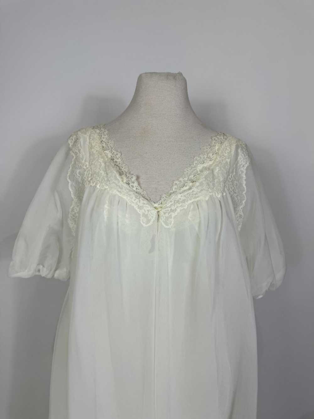 1960s Kayser White Chiffon Lace Trim Peignoir Sli… - image 7