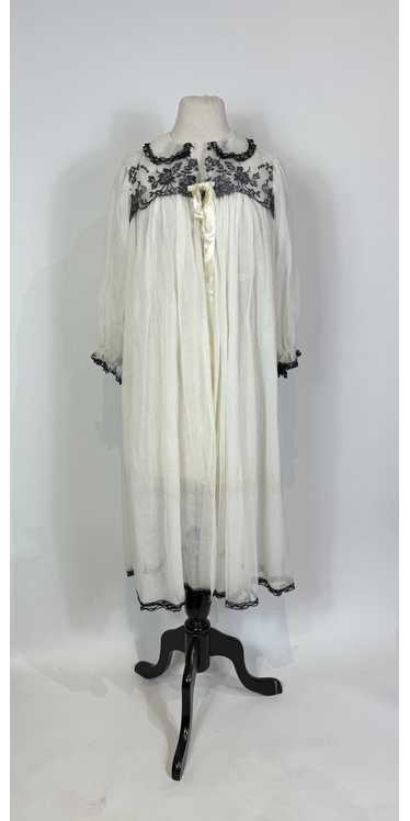 1950s - 1960s Sheer White Chiffon & Black Lace Bed