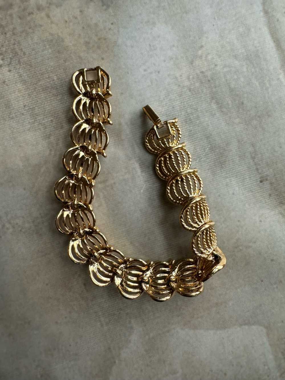 Vintage Gold Tone Bracelet - image 3