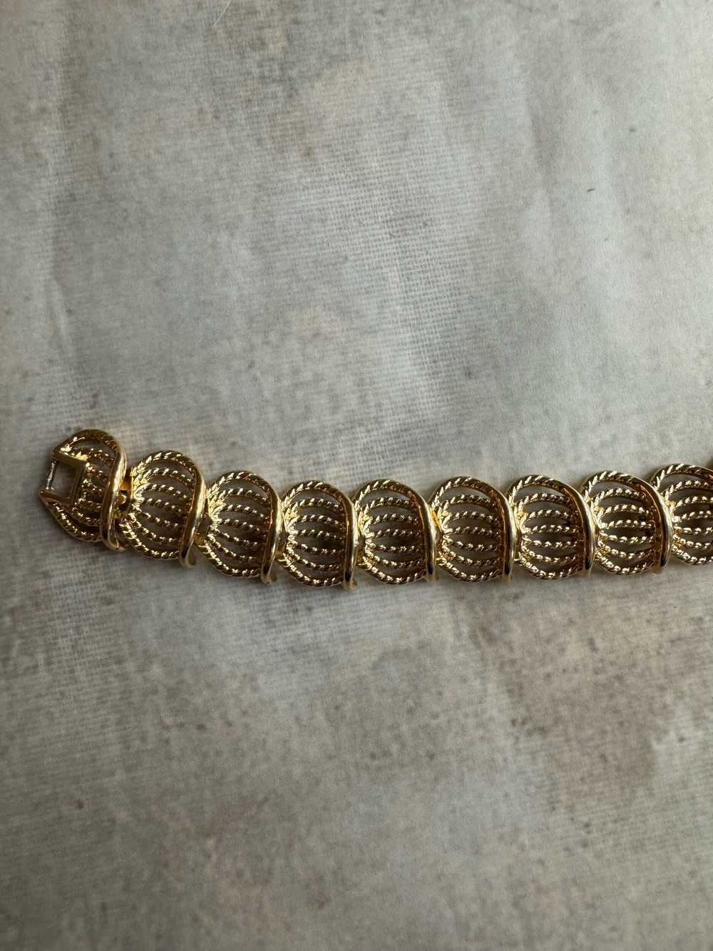 Vintage Gold Tone Bracelet - image 6