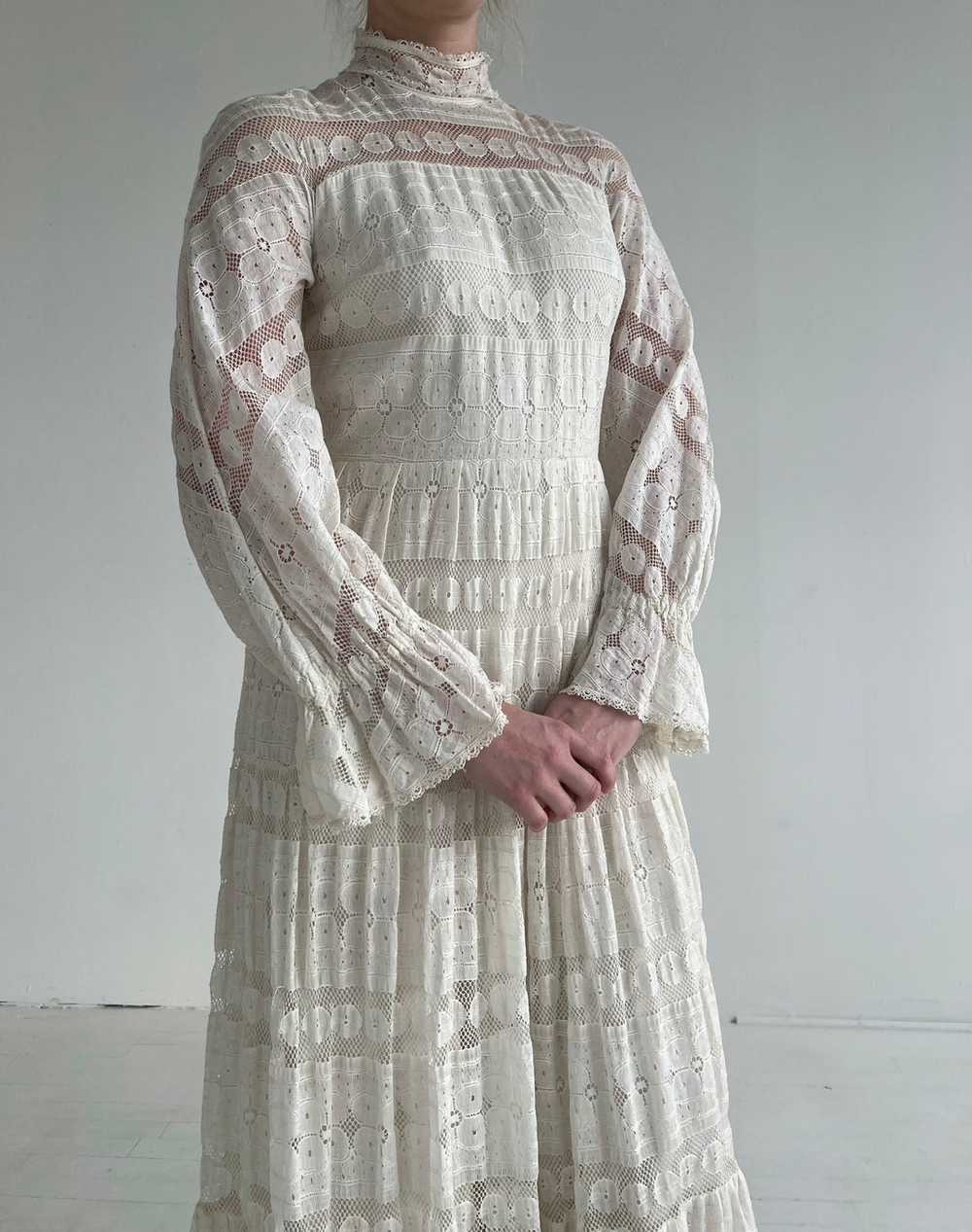 1970's White Lace Gown - image 5