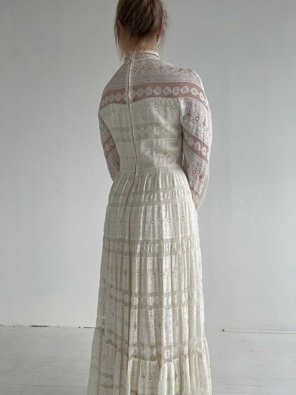 1970's White Lace Gown - image 6