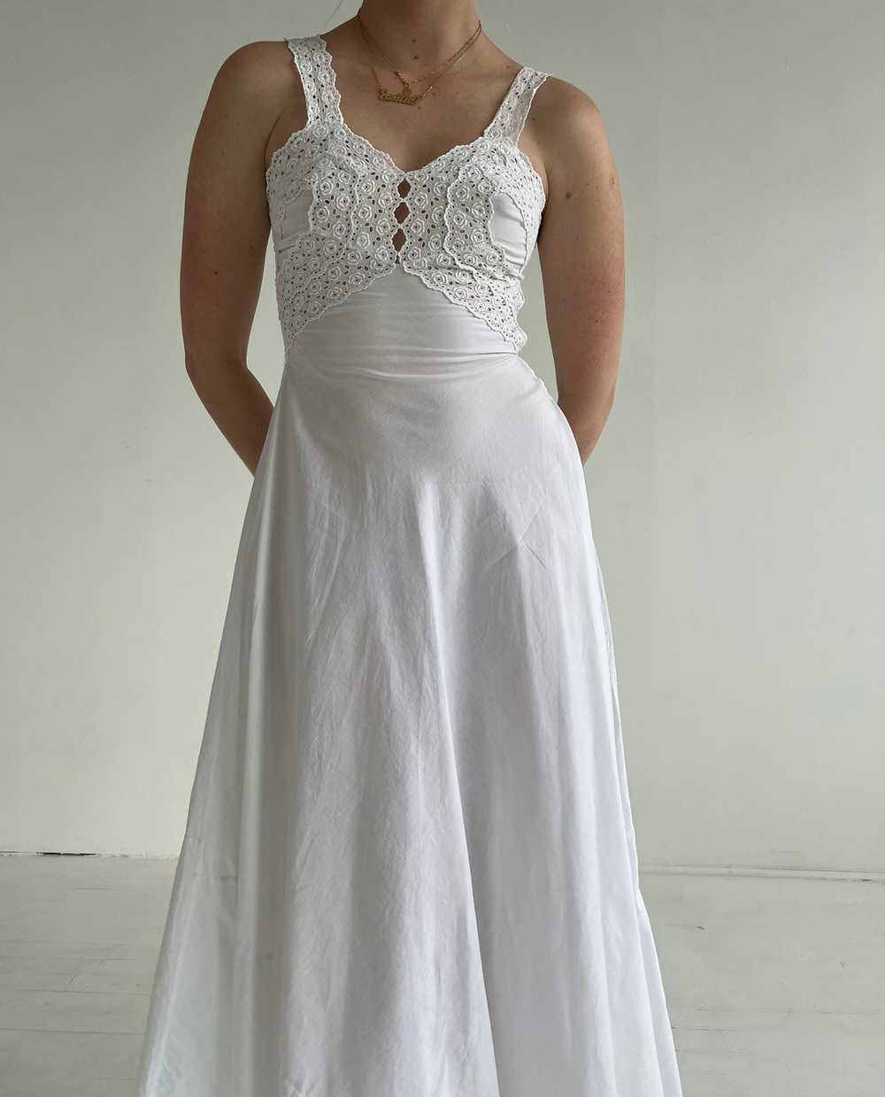 1970's Bridal White Cotton Dress with Lace - image 4