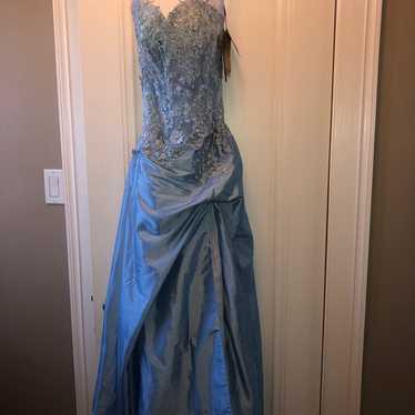 Prom dress / evening gown size 2 - image 1