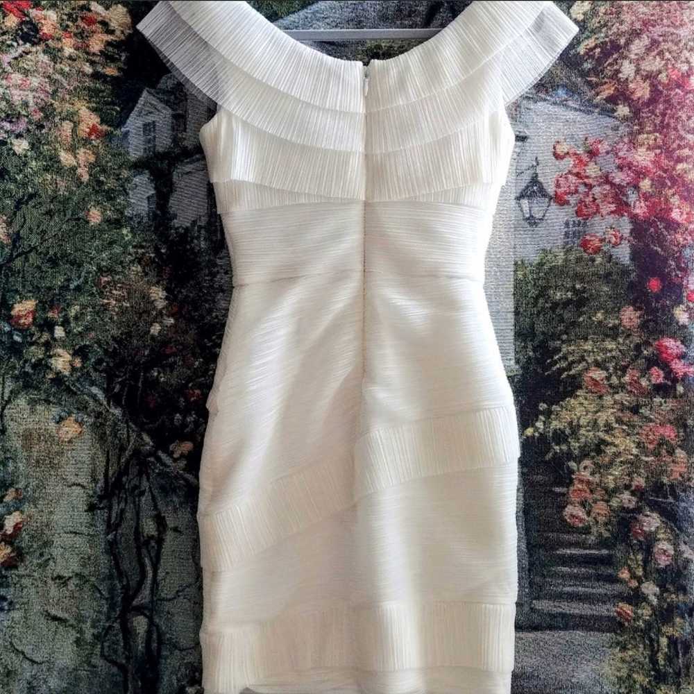 bcbgmaxazria white ruffled dress size 2 - image 3