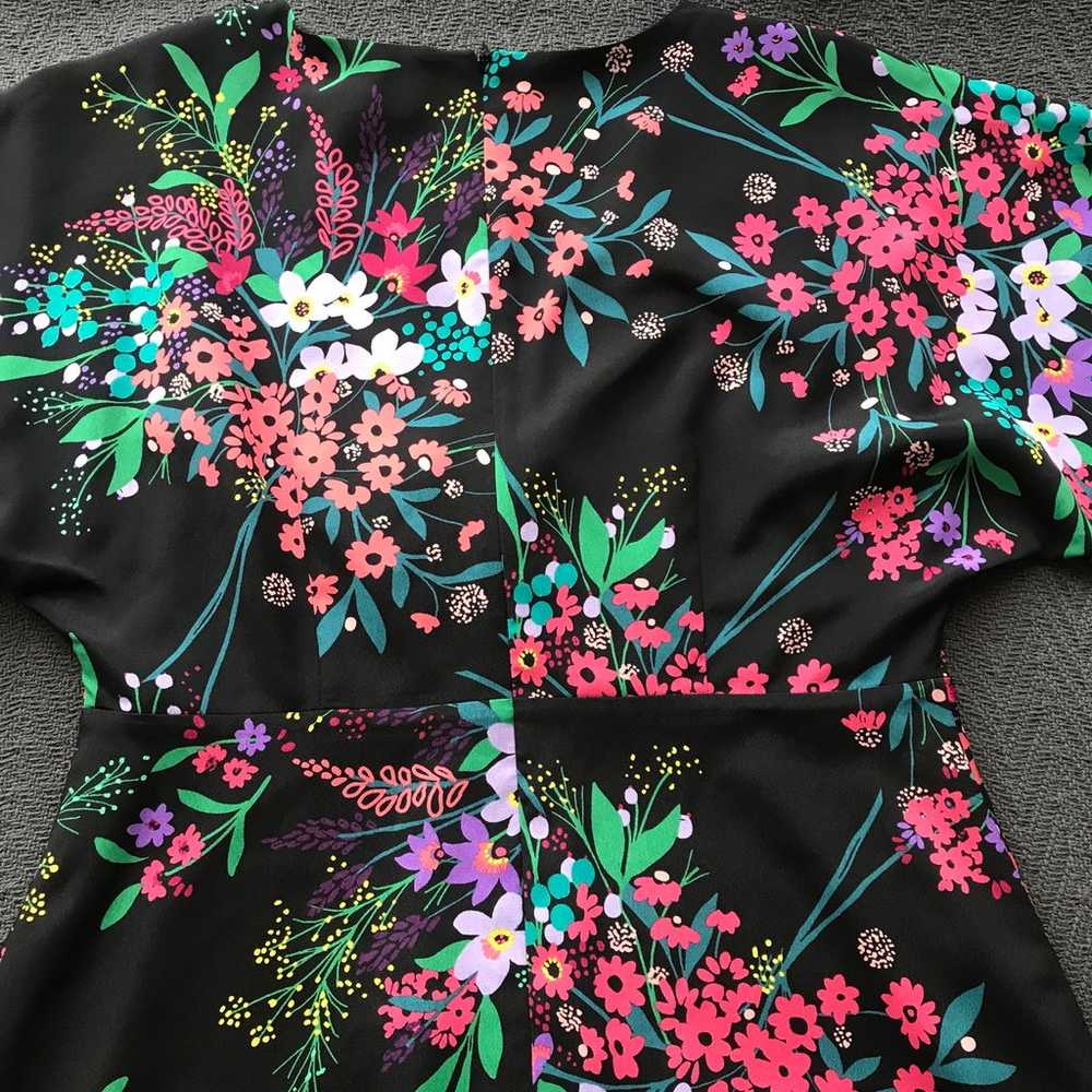 NWOT Trina Turk Black Floral Kimono Style Midi Dr… - image 8