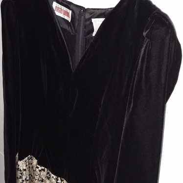 Vtg popular MAGGY LONDON By Jeannene Booher Velvet Ruffle Sleeve Shift Dress Black Sz 10