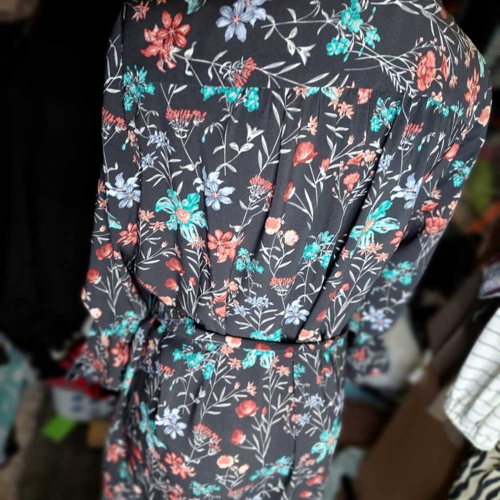 Ann Taylor Loft Gray Floral Shirt Dress Medium Co… - image 4