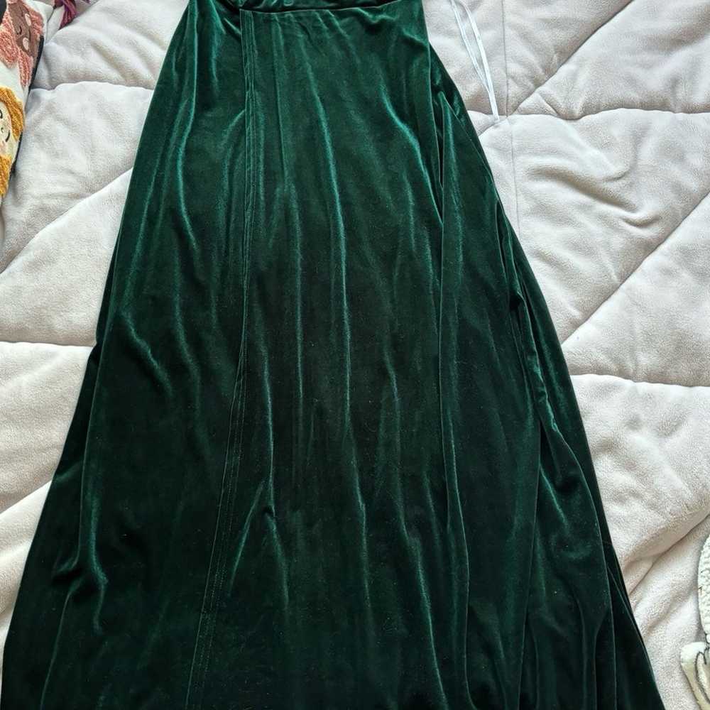 Lulus green velvet gown - image 4