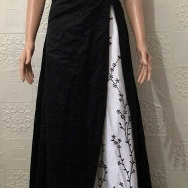 VTG Rampage White/Black formal gown