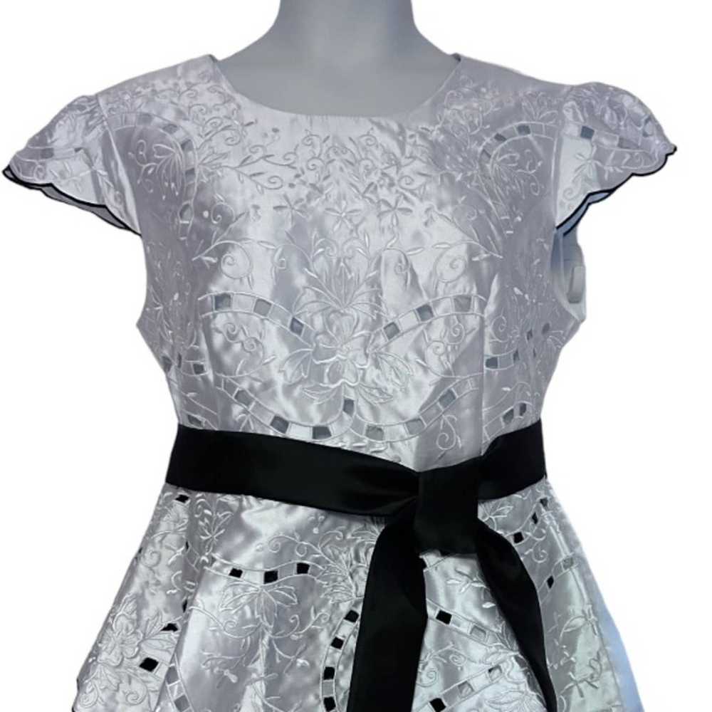 size 16 Black & White Satin Eyelet Midnight Velve… - image 6