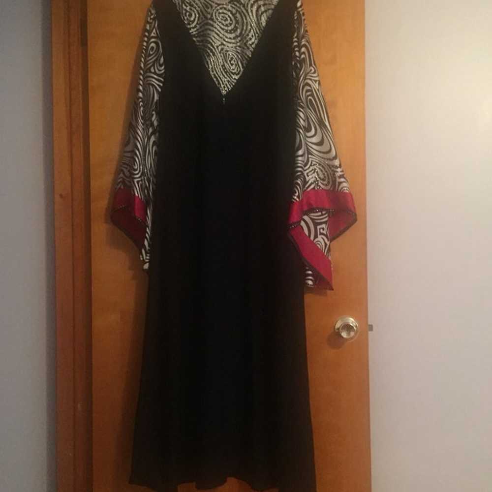 Abaya - image 1